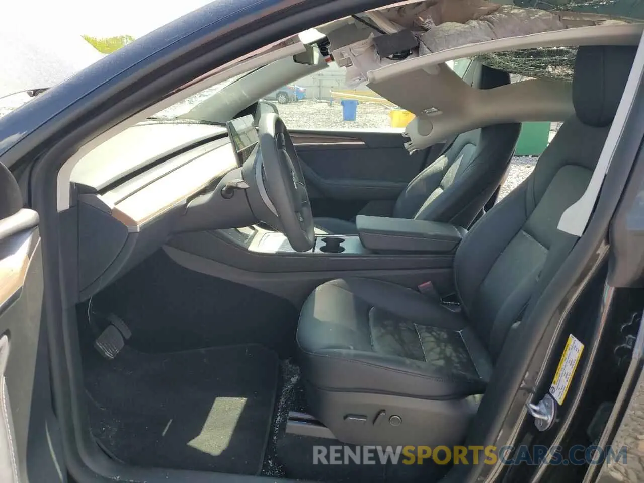 7 Photograph of a damaged car 7SAYGDED7RF042491 TESLA MODEL Y 2024