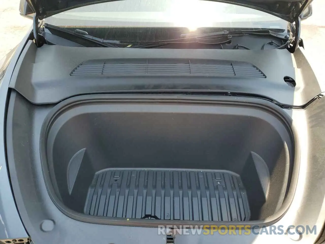 11 Photograph of a damaged car 7SAYGDED7RF054334 TESLA MODEL Y 2024