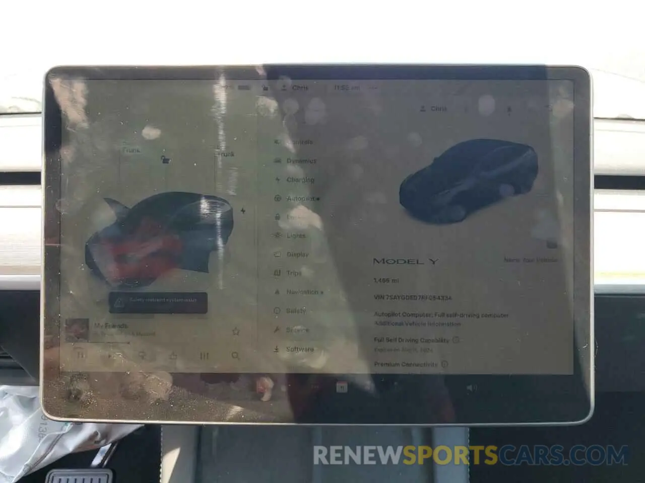 9 Photograph of a damaged car 7SAYGDED7RF054334 TESLA MODEL Y 2024