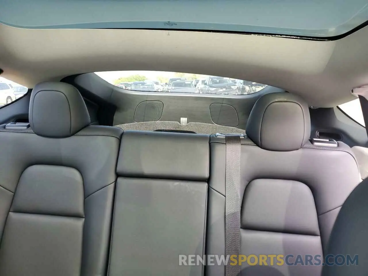 10 Photograph of a damaged car 7SAYGDED7RF074101 TESLA MODEL Y 2024