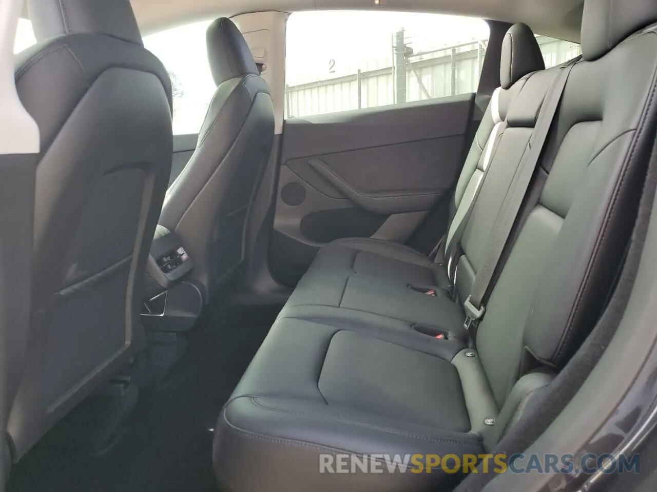 10 Photograph of a damaged car 7SAYGDED7RF099743 TESLA MODEL Y 2024