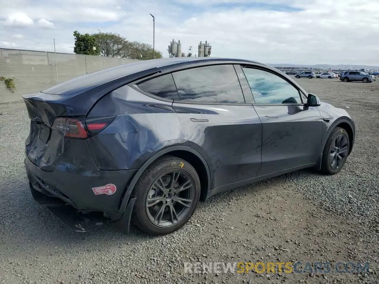 3 Photograph of a damaged car 7SAYGDED7RF099743 TESLA MODEL Y 2024