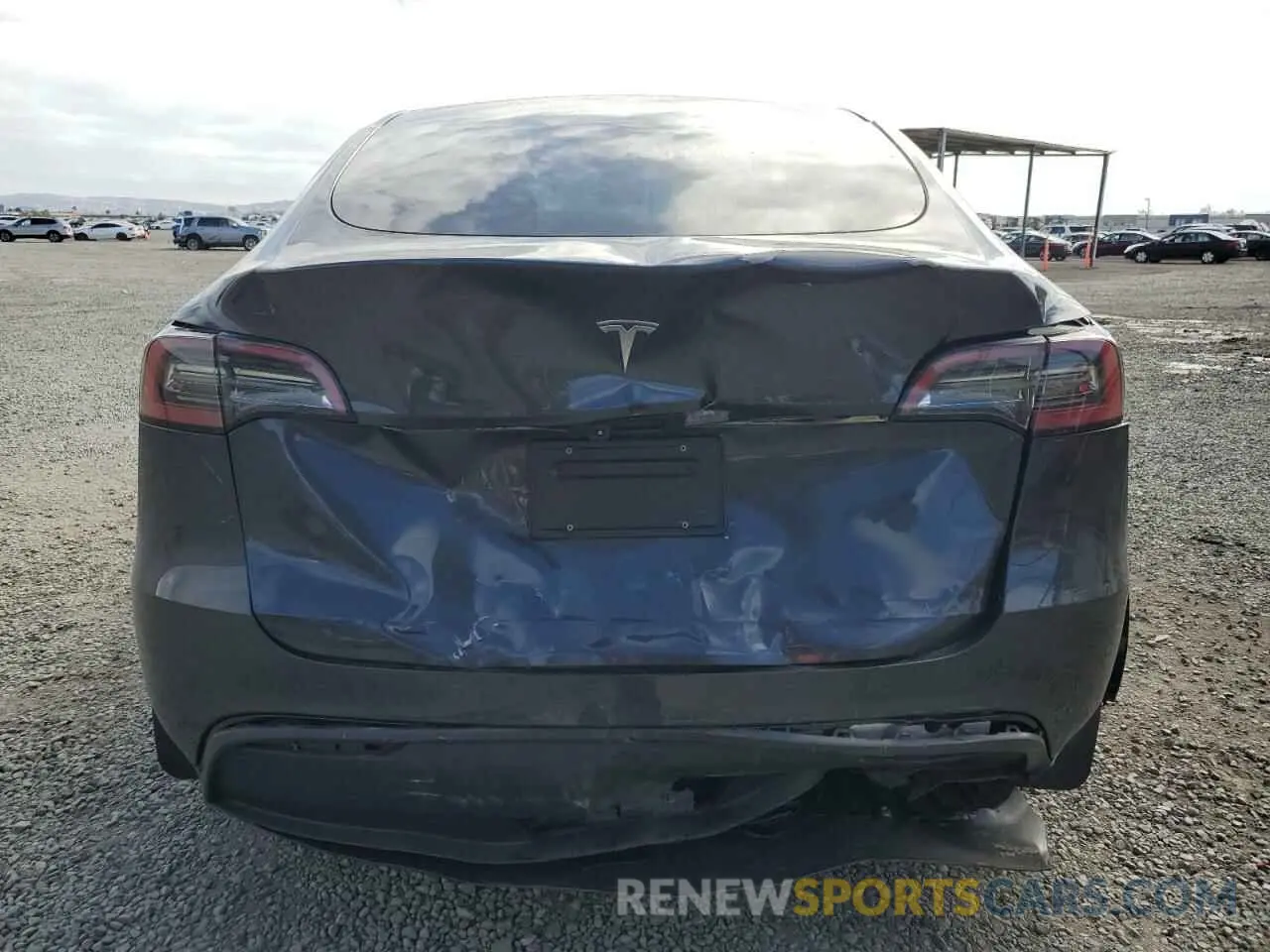 6 Photograph of a damaged car 7SAYGDED7RF099743 TESLA MODEL Y 2024