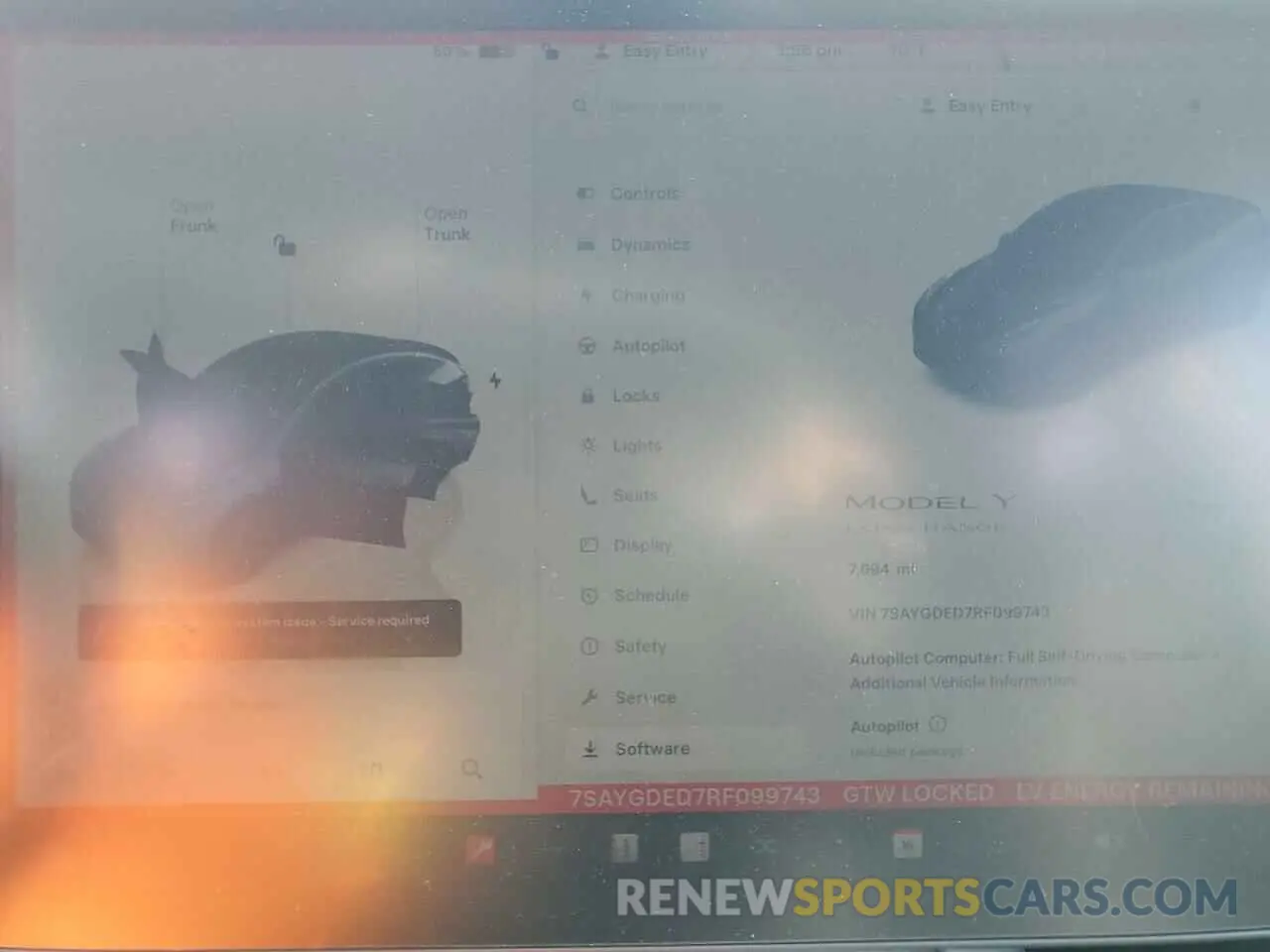 9 Photograph of a damaged car 7SAYGDED7RF099743 TESLA MODEL Y 2024
