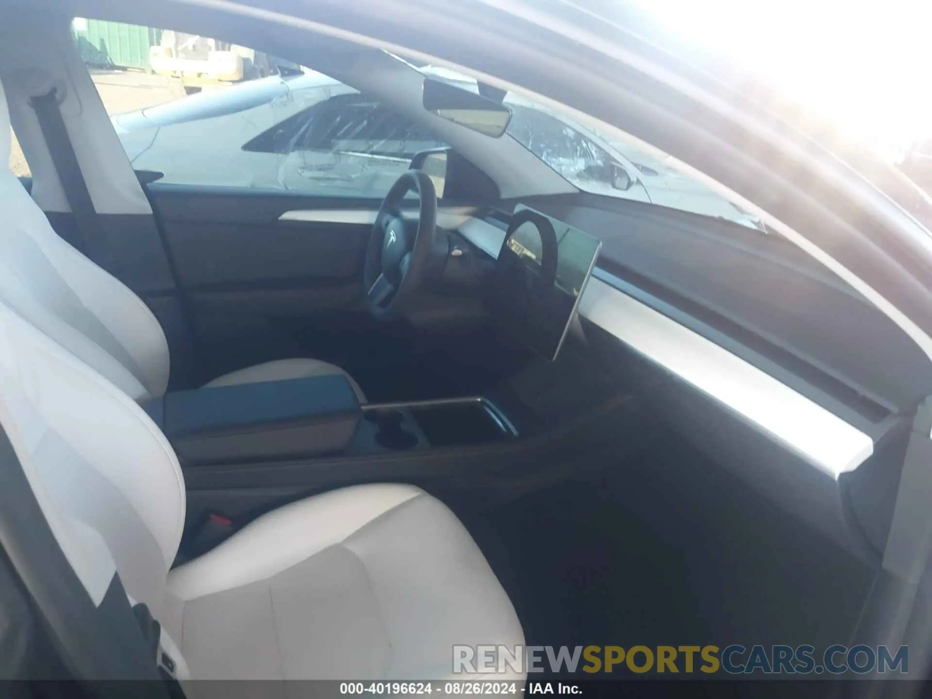 5 Photograph of a damaged car 7SAYGDED7RF108473 TESLA MODEL Y 2024