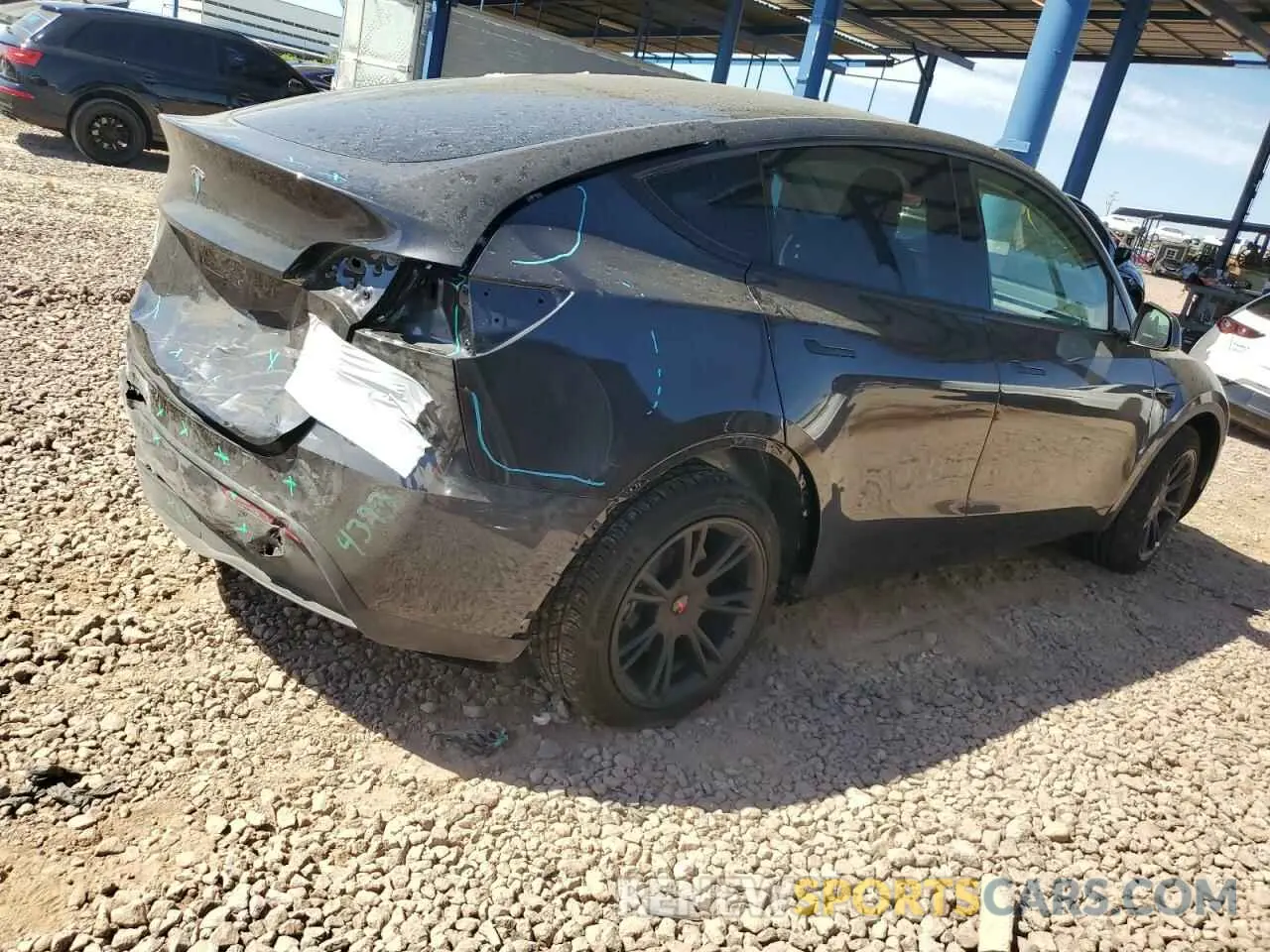 3 Photograph of a damaged car 7SAYGDED7RF119733 TESLA MODEL Y 2024