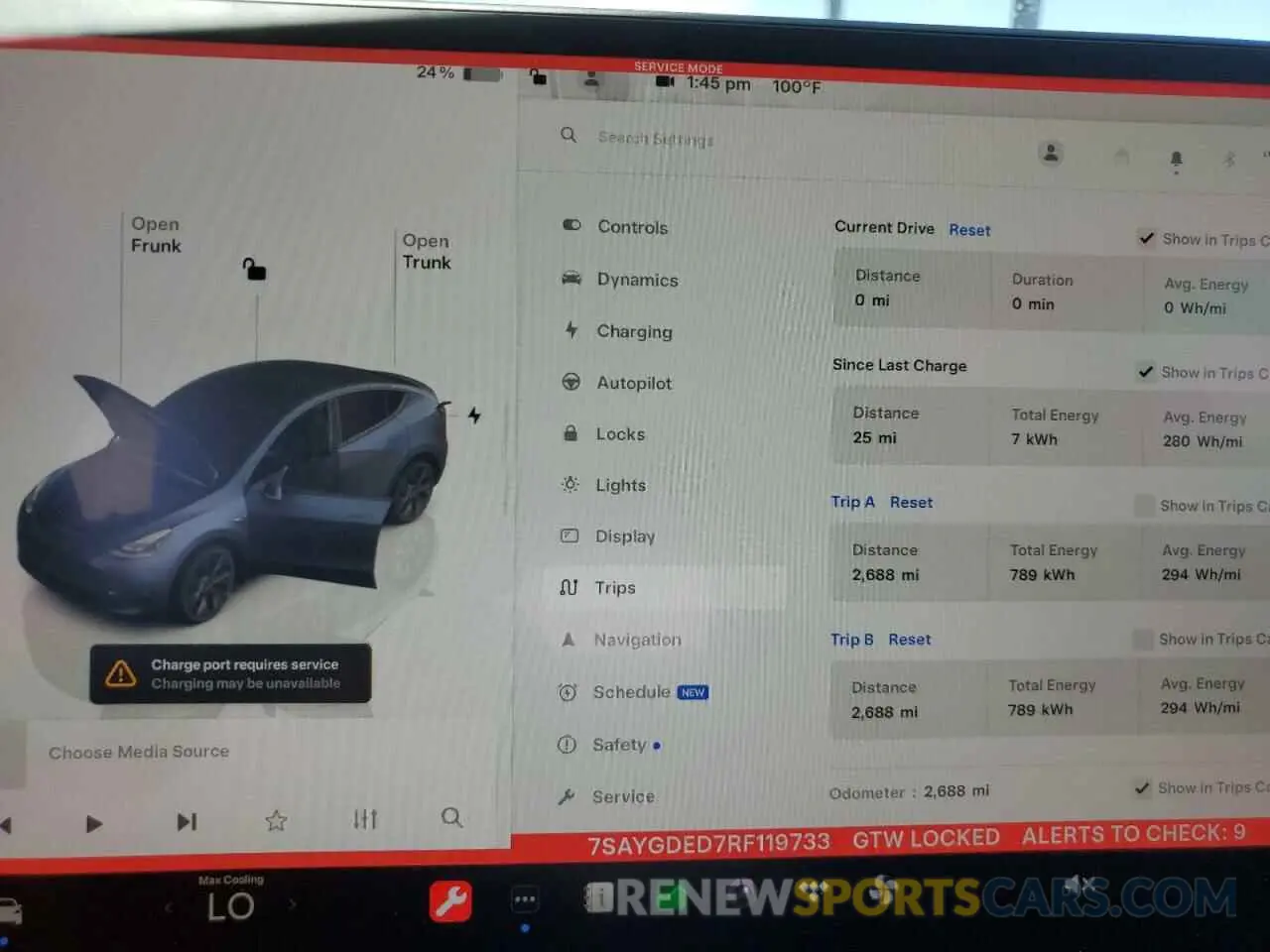 9 Photograph of a damaged car 7SAYGDED7RF119733 TESLA MODEL Y 2024