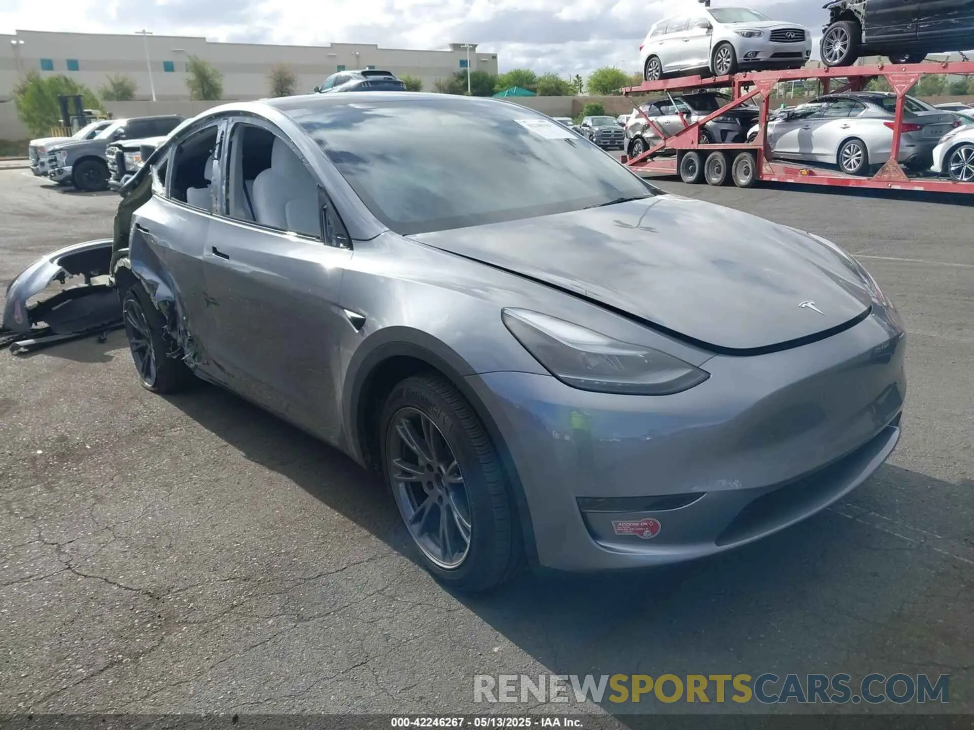 14 Photograph of a damaged car 7SAYGDED7RF197638 TESLA MODEL Y 2024