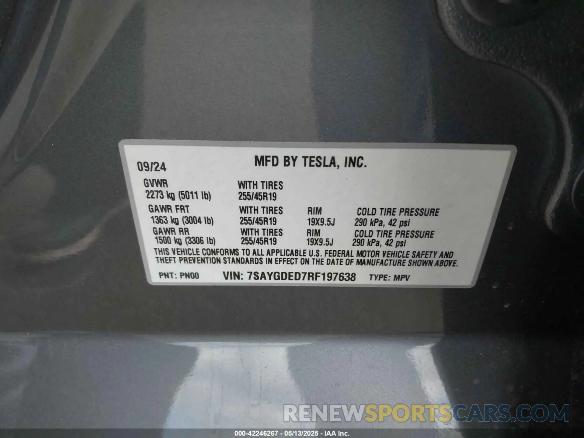 9 Photograph of a damaged car 7SAYGDED7RF197638 TESLA MODEL Y 2024