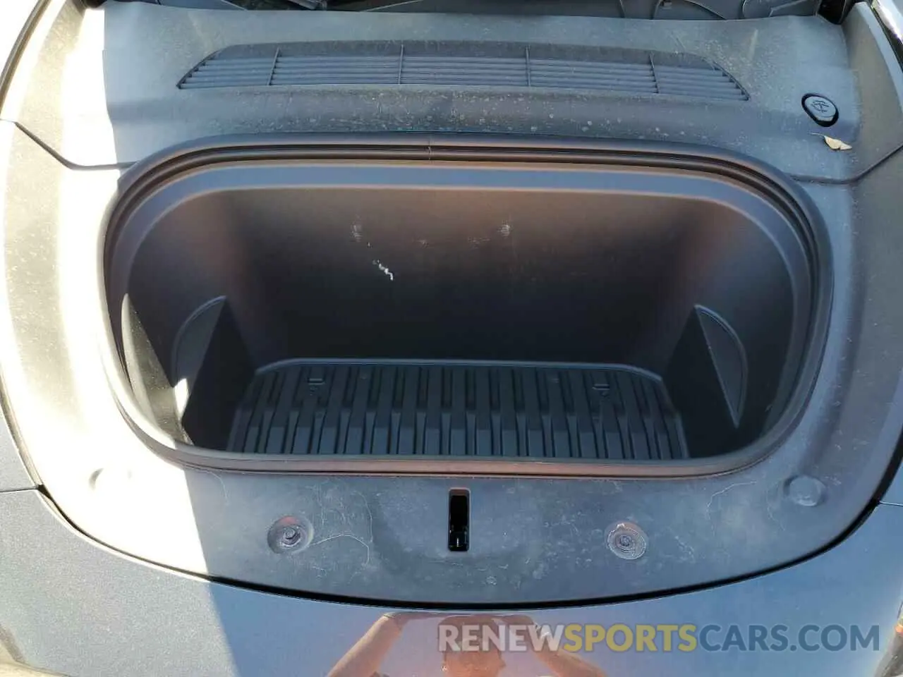 13 Photograph of a damaged car 7SAYGDED7RF199485 TESLA MODEL Y 2024