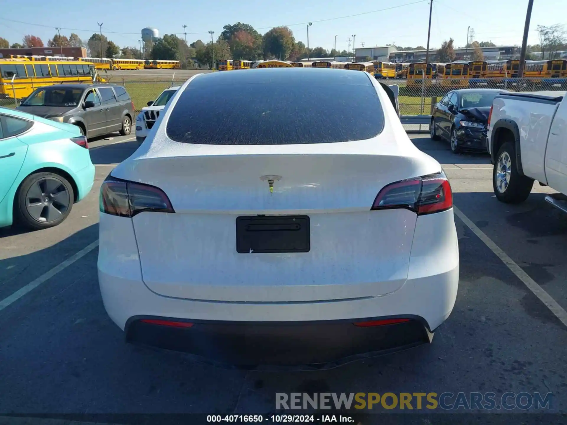 16 Photograph of a damaged car 7SAYGDED8RA331778 TESLA MODEL Y 2024