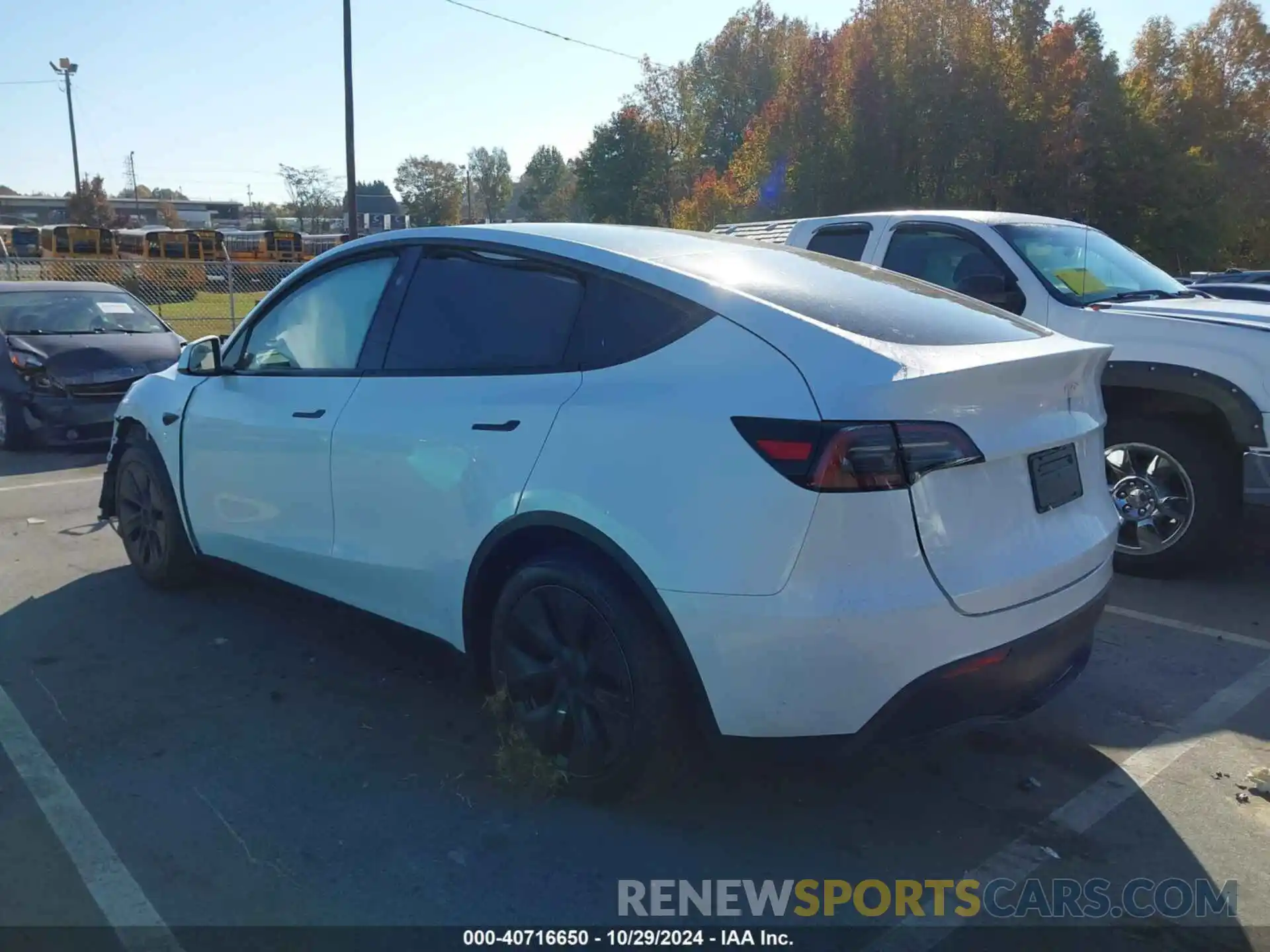 3 Photograph of a damaged car 7SAYGDED8RA331778 TESLA MODEL Y 2024