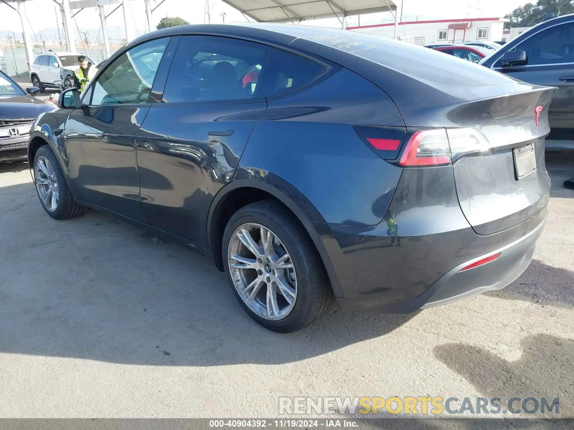 3 Photograph of a damaged car 7SAYGDED8RF008642 TESLA MODEL Y 2024