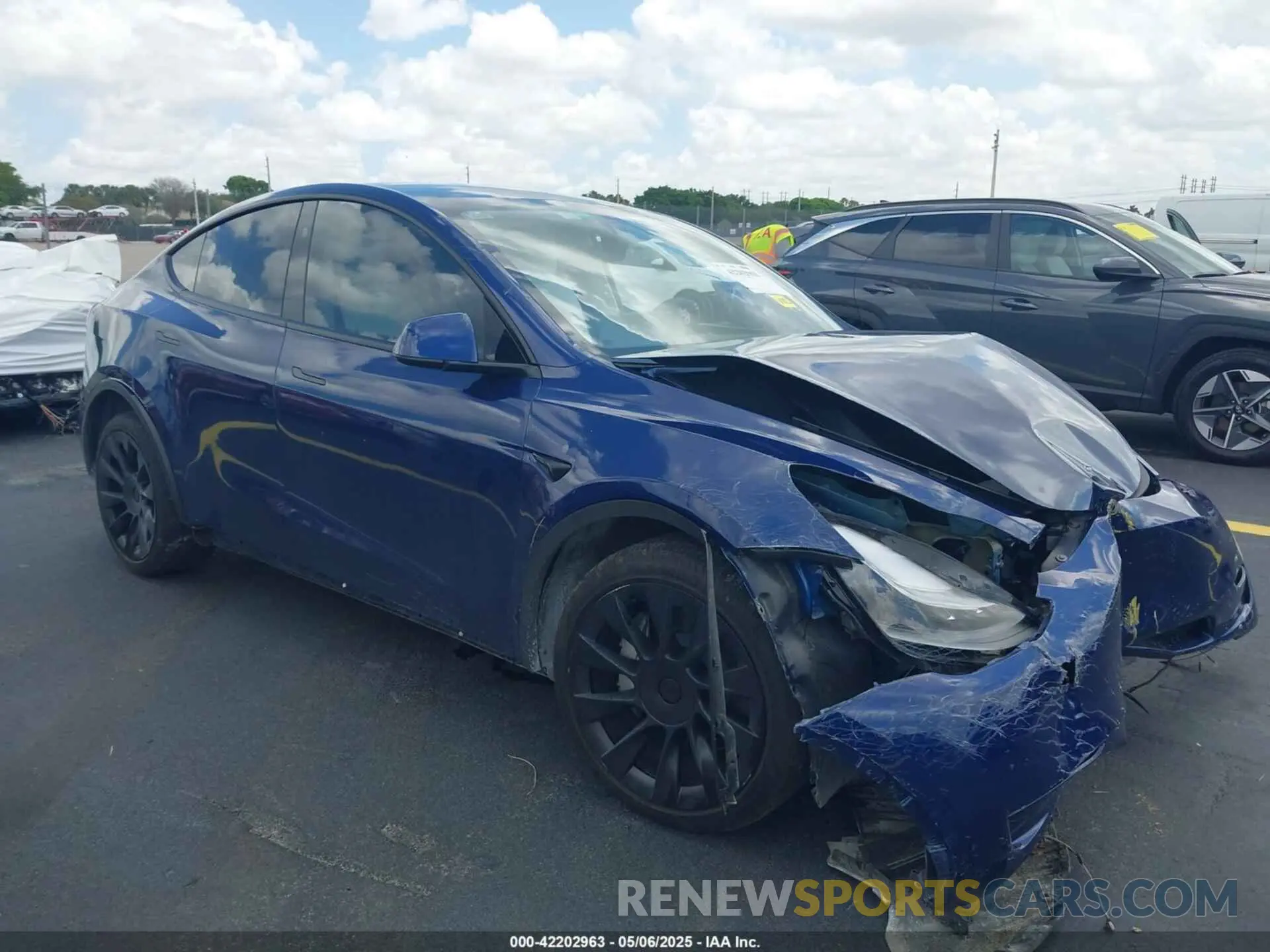 1 Photograph of a damaged car 7SAYGDED8RF015882 TESLA MODEL Y 2024