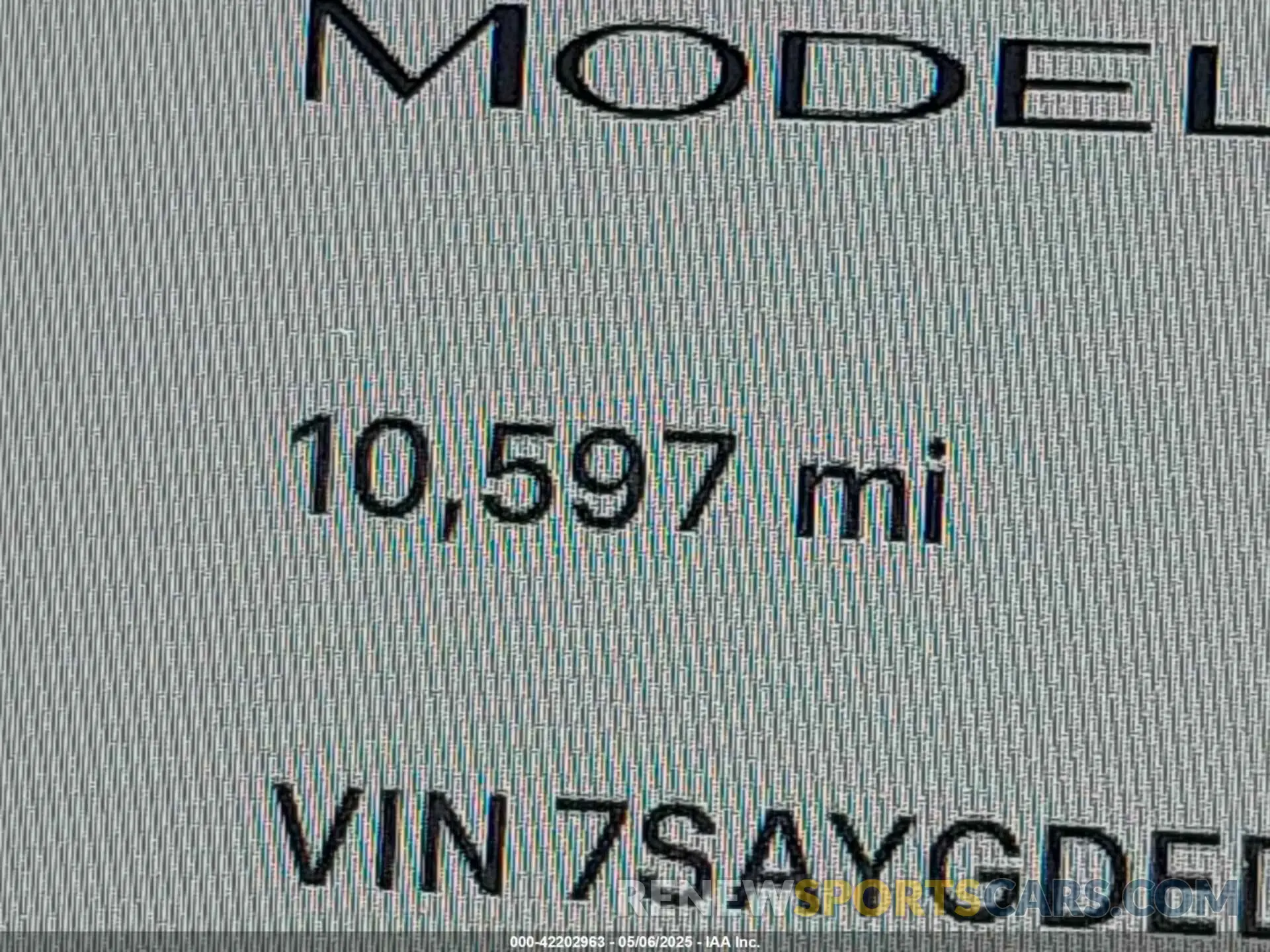 15 Photograph of a damaged car 7SAYGDED8RF015882 TESLA MODEL Y 2024