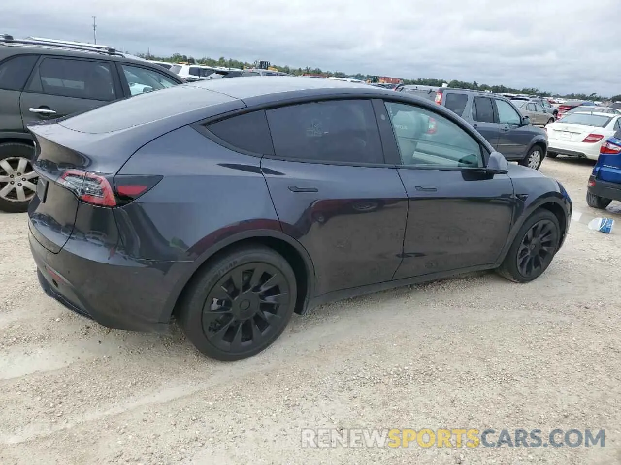 3 Photograph of a damaged car 7SAYGDED8RF074608 TESLA MODEL Y 2024