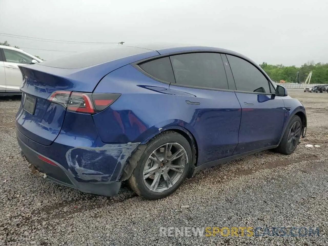 3 Photograph of a damaged car 7SAYGDED8RF096074 TESLA MODEL Y 2024