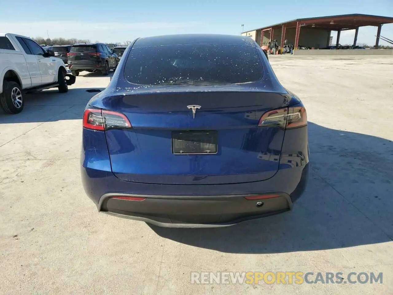 6 Photograph of a damaged car 7SAYGDED8RF132720 TESLA MODEL Y 2024