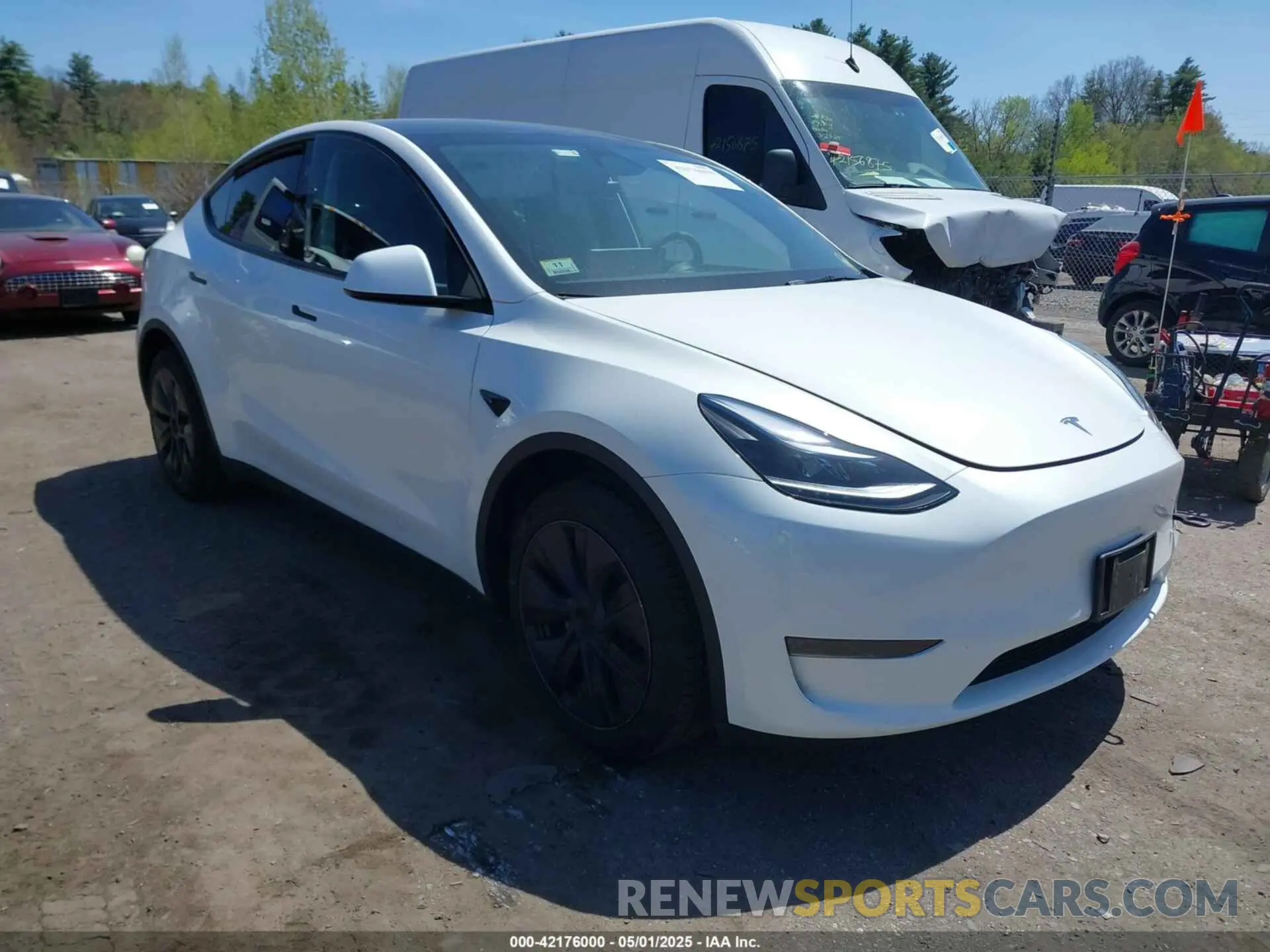 1 Photograph of a damaged car 7SAYGDED8RF211112 TESLA MODEL Y 2024