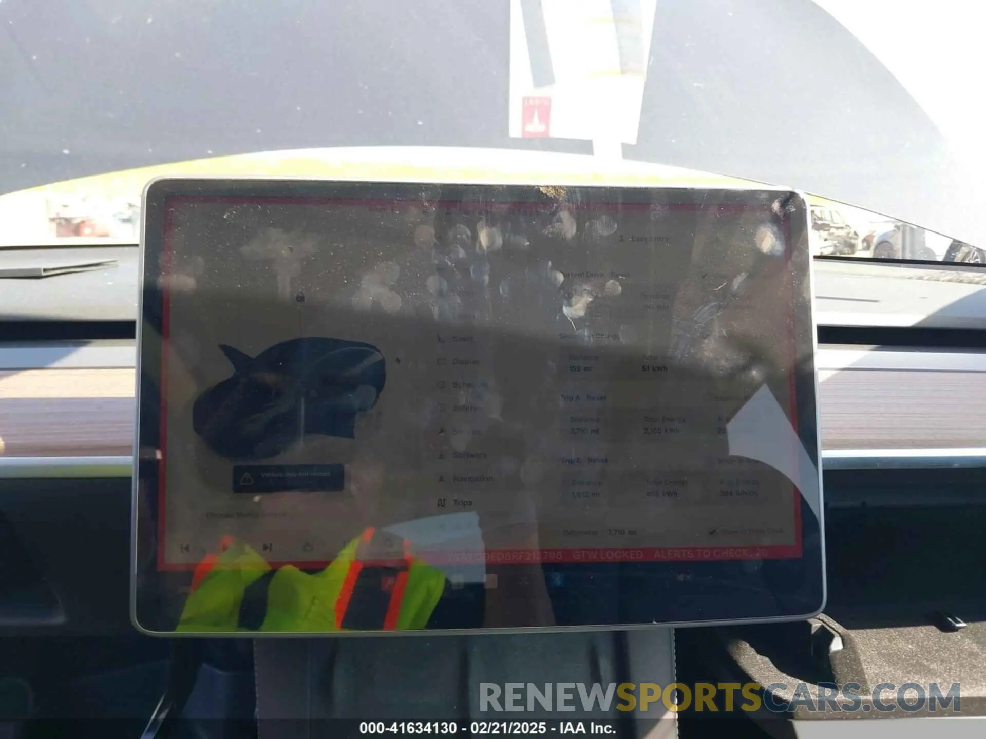 7 Photograph of a damaged car 7SAYGDED8RF213796 TESLA MODEL Y 2024