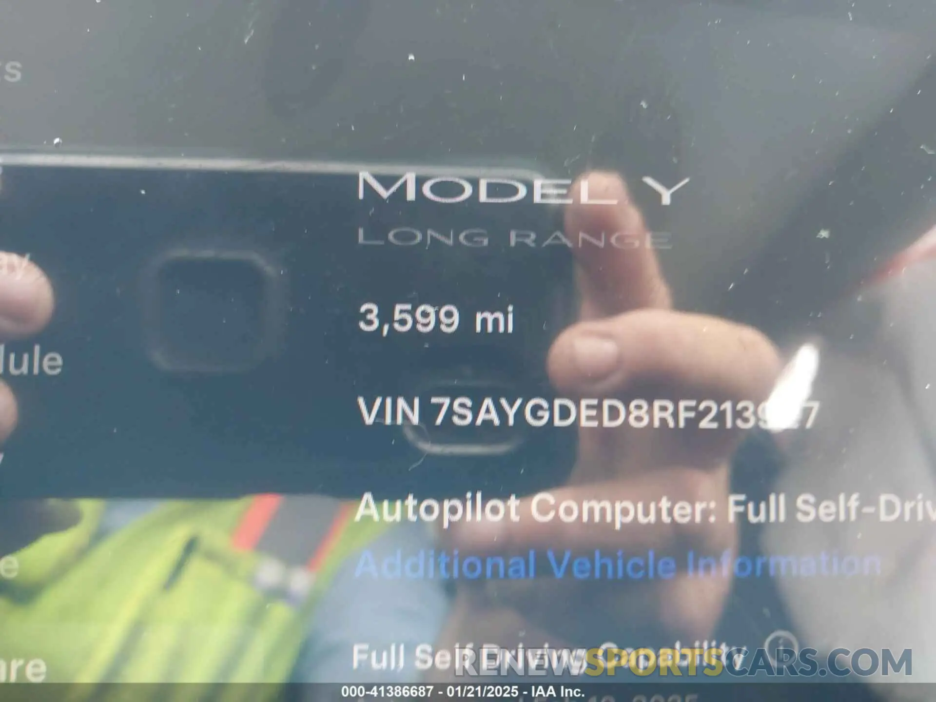 7 Photograph of a damaged car 7SAYGDED8RF213927 TESLA MODEL Y 2024