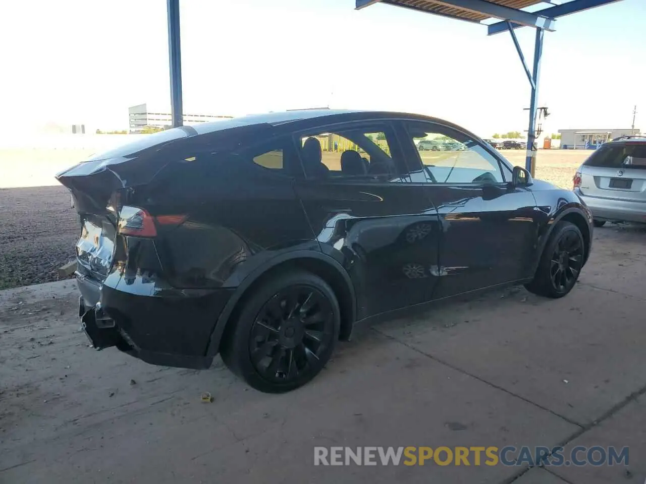 3 Photograph of a damaged car 7SAYGDED9RF019035 TESLA MODEL Y 2024