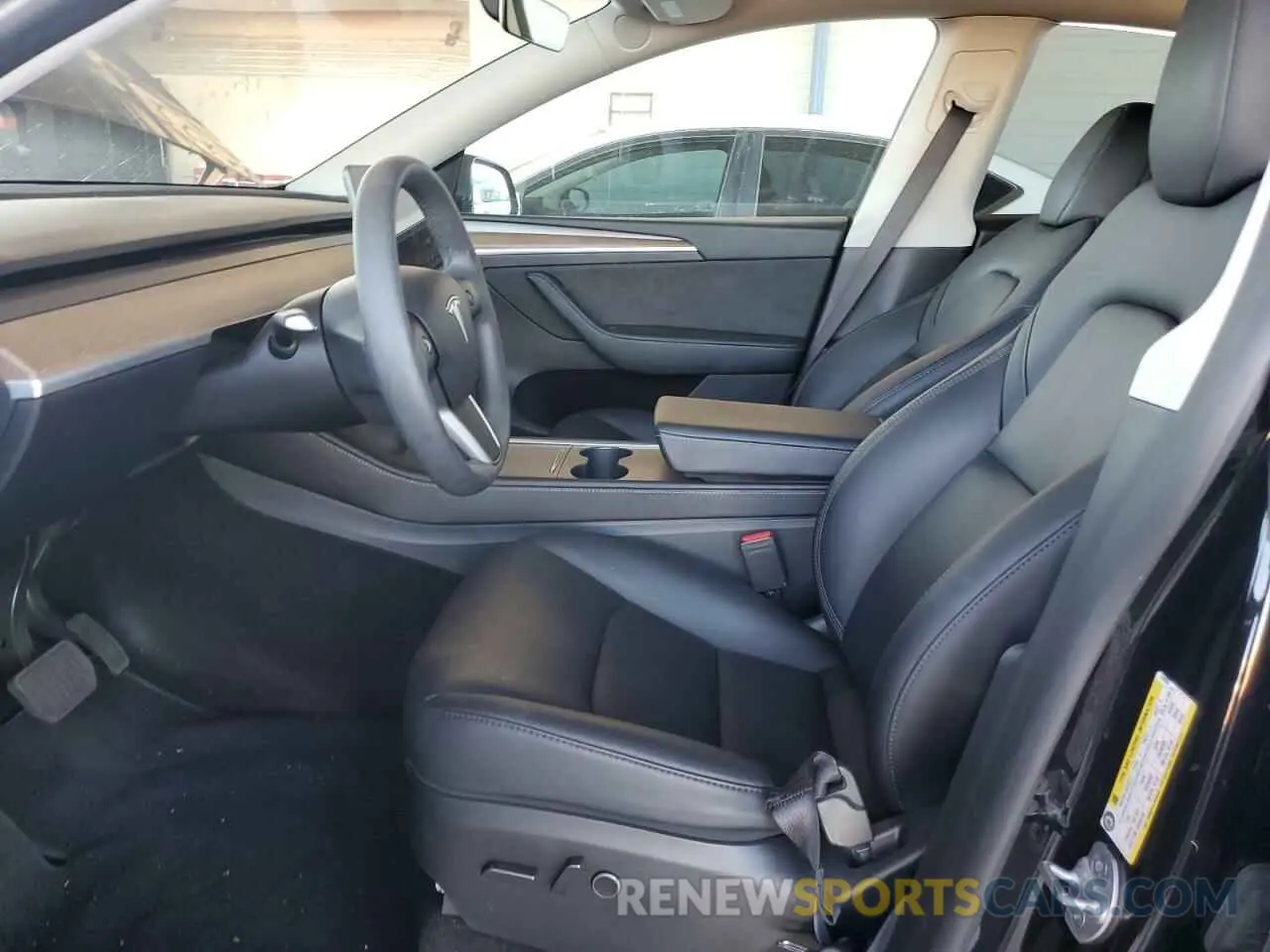 7 Photograph of a damaged car 7SAYGDED9RF019035 TESLA MODEL Y 2024