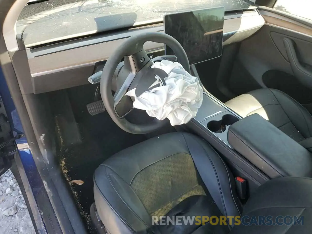 8 Photograph of a damaged car 7SAYGDED9RF046879 TESLA MODEL Y 2024