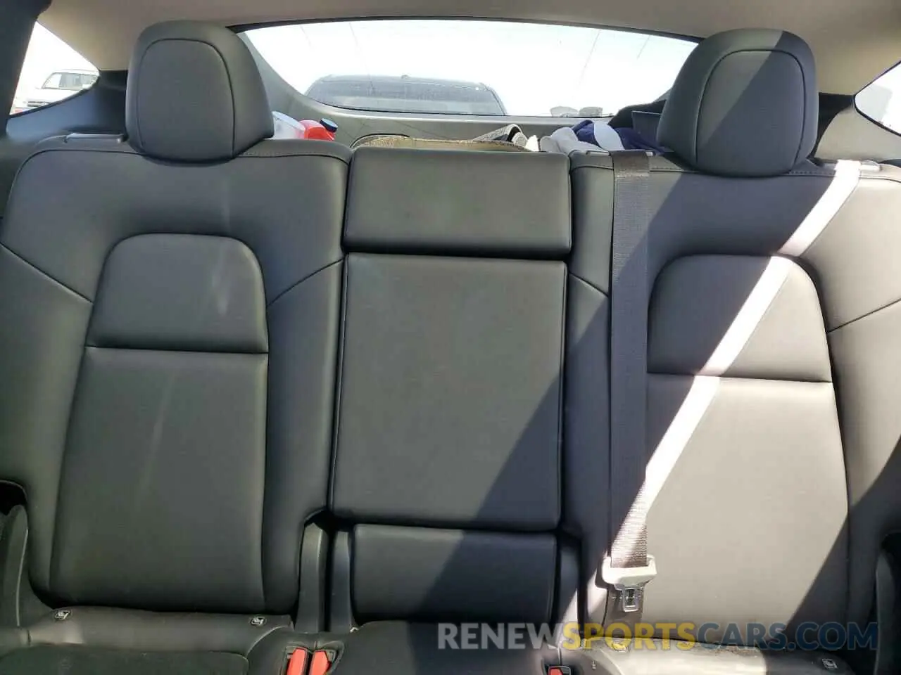 10 Photograph of a damaged car 7SAYGDED9RF091711 TESLA MODEL Y 2024