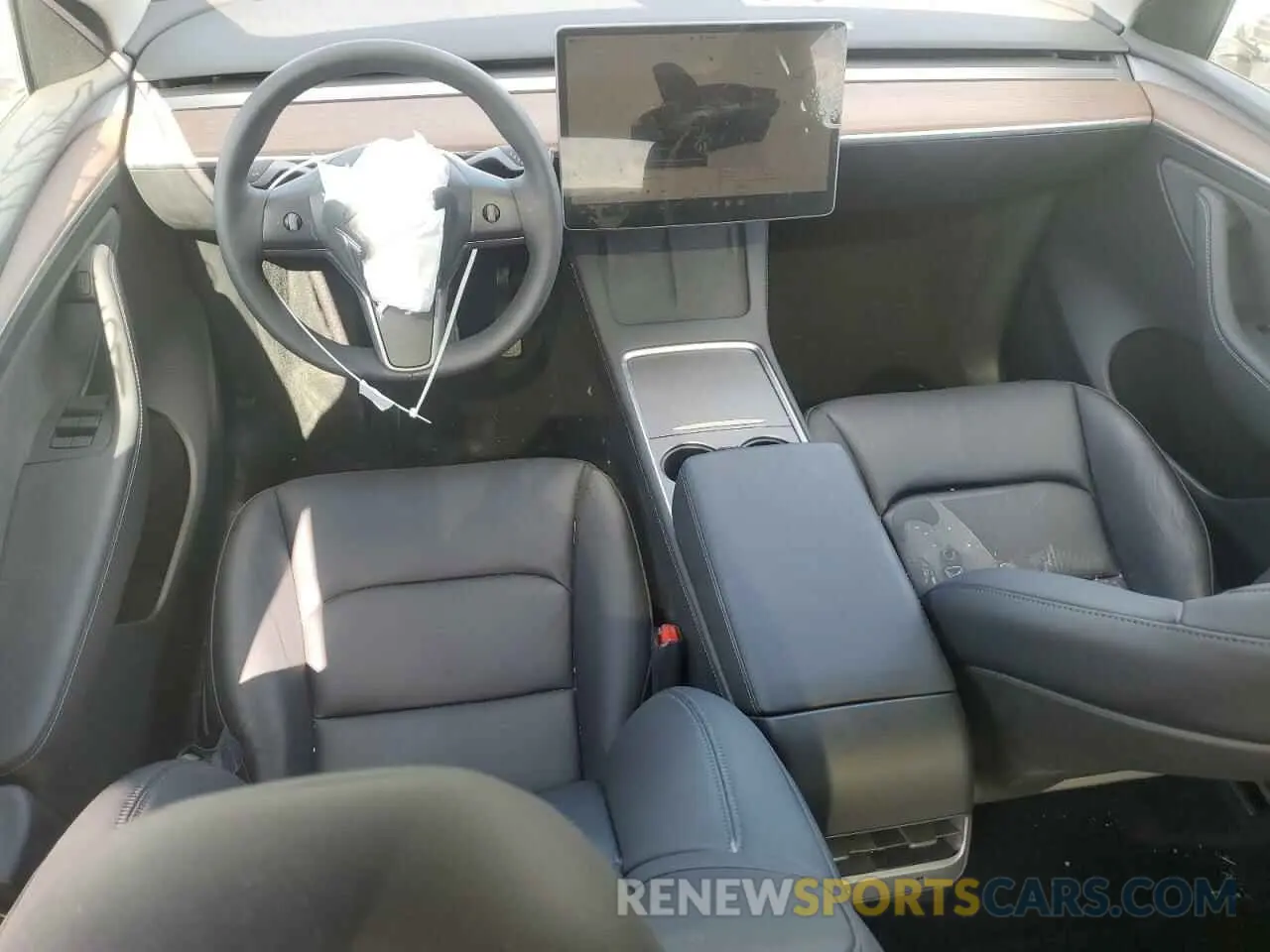 8 Photograph of a damaged car 7SAYGDED9RF091711 TESLA MODEL Y 2024