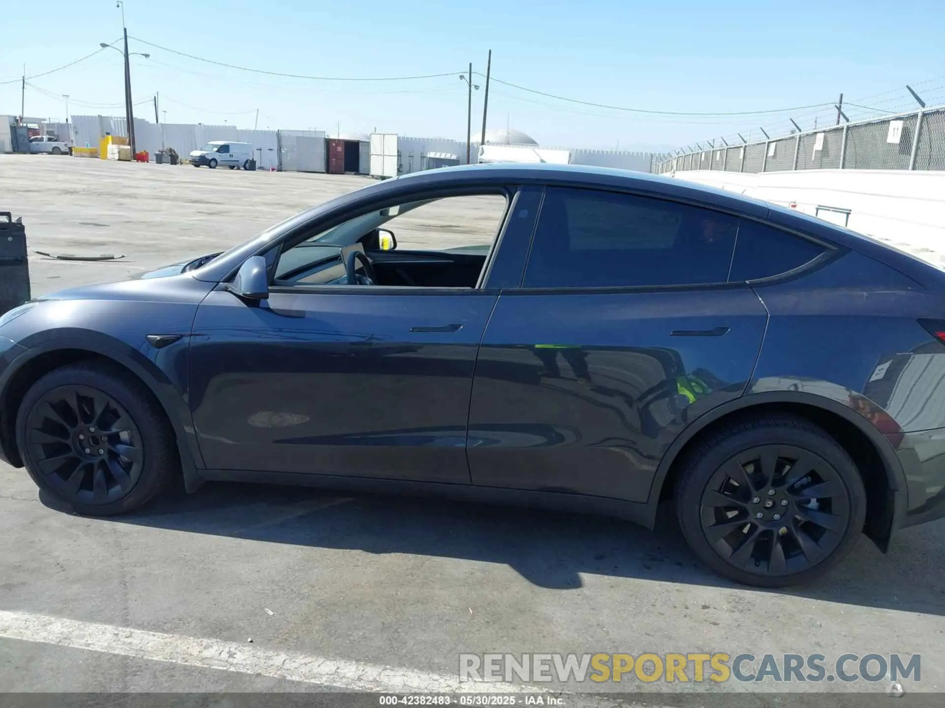 14 Photograph of a damaged car 7SAYGDED9RF091854 TESLA MODEL Y 2024