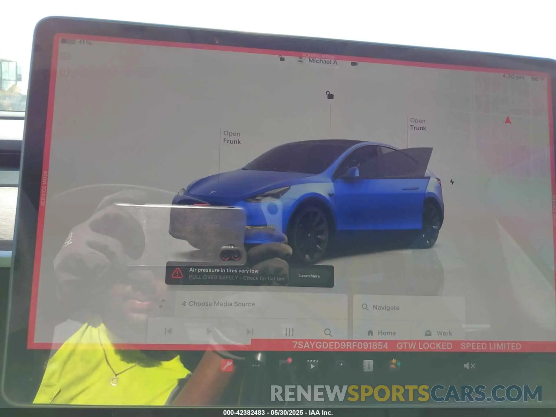 18 Photograph of a damaged car 7SAYGDED9RF091854 TESLA MODEL Y 2024