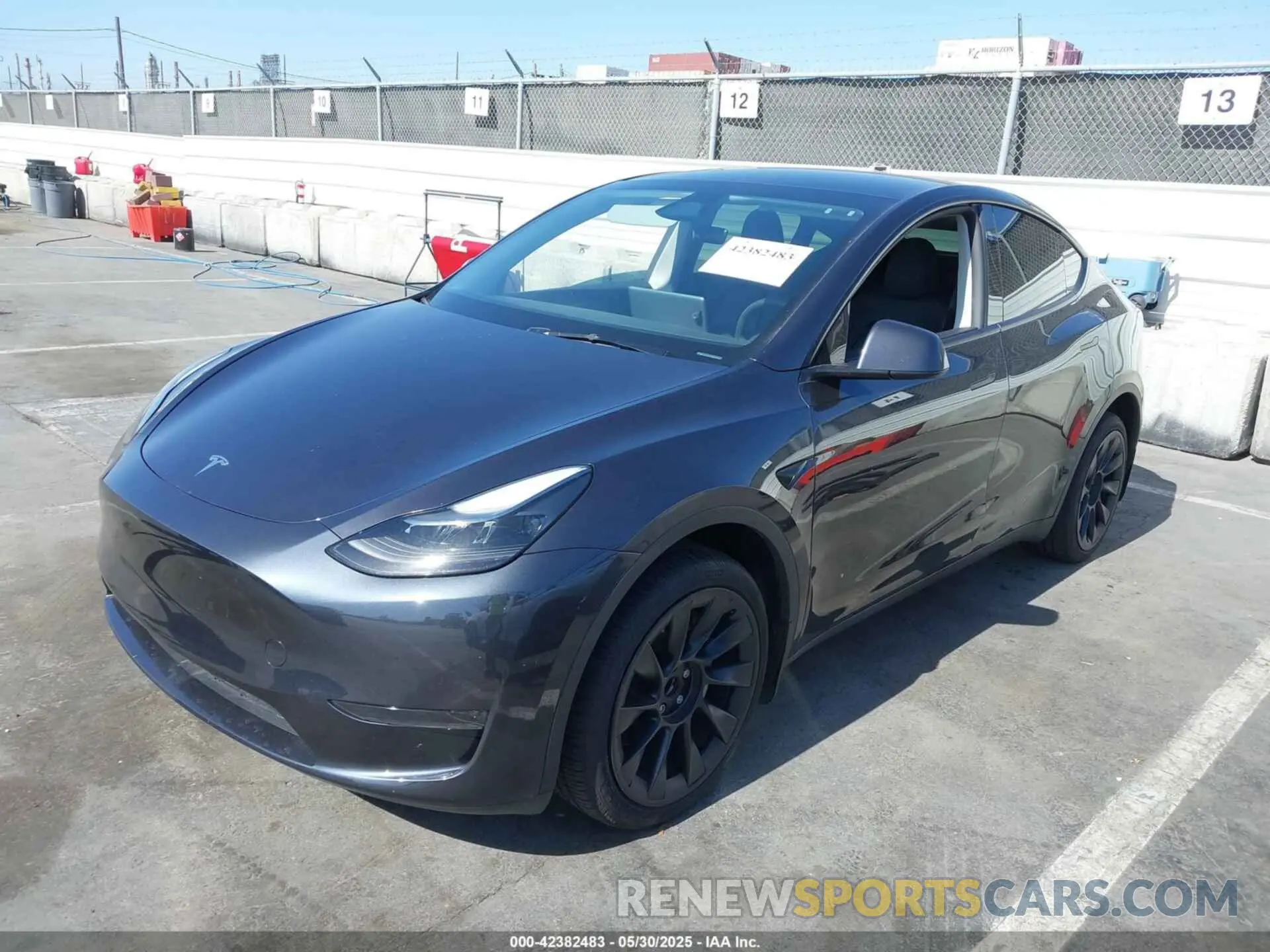 2 Photograph of a damaged car 7SAYGDED9RF091854 TESLA MODEL Y 2024