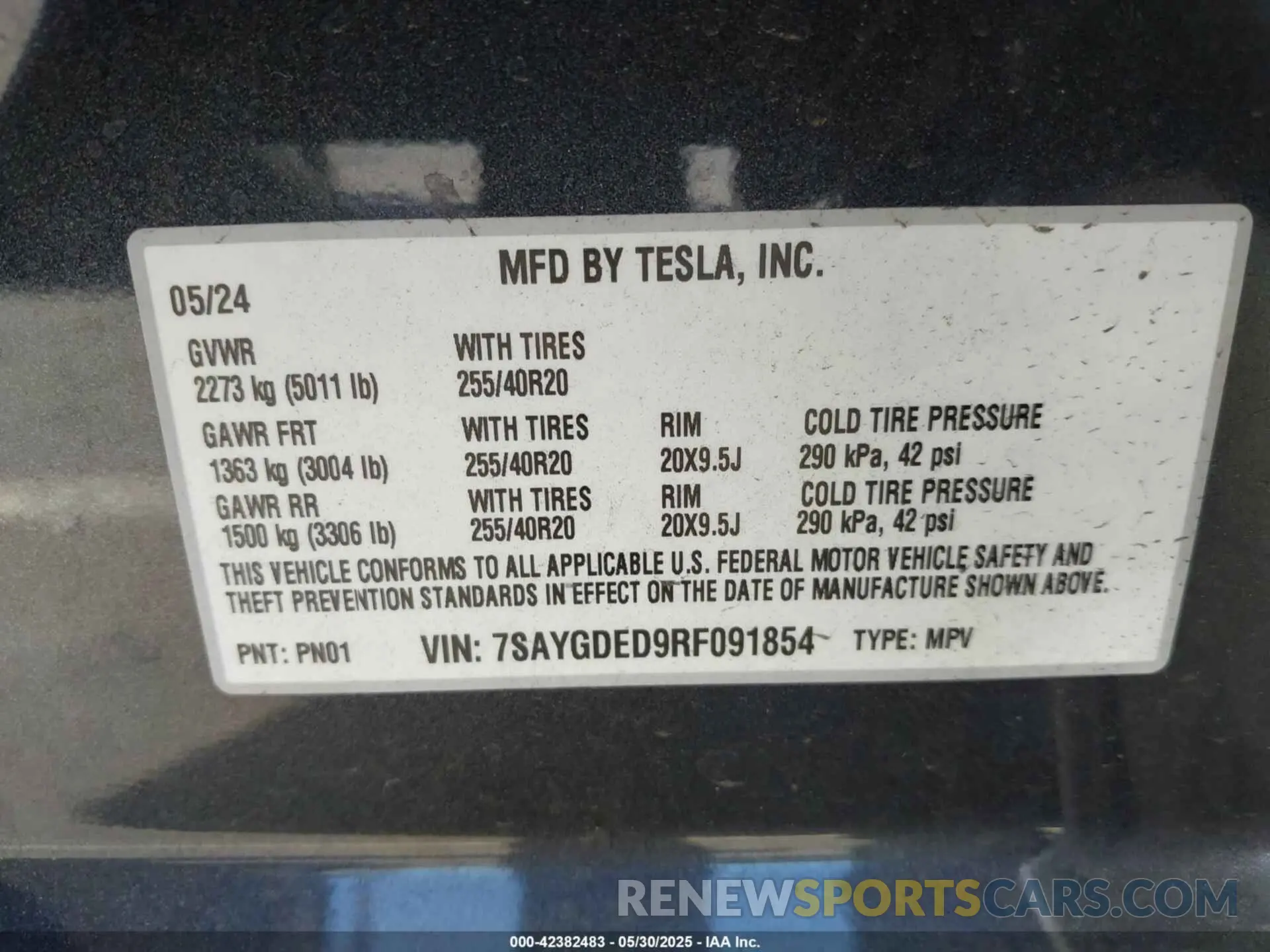 9 Photograph of a damaged car 7SAYGDED9RF091854 TESLA MODEL Y 2024