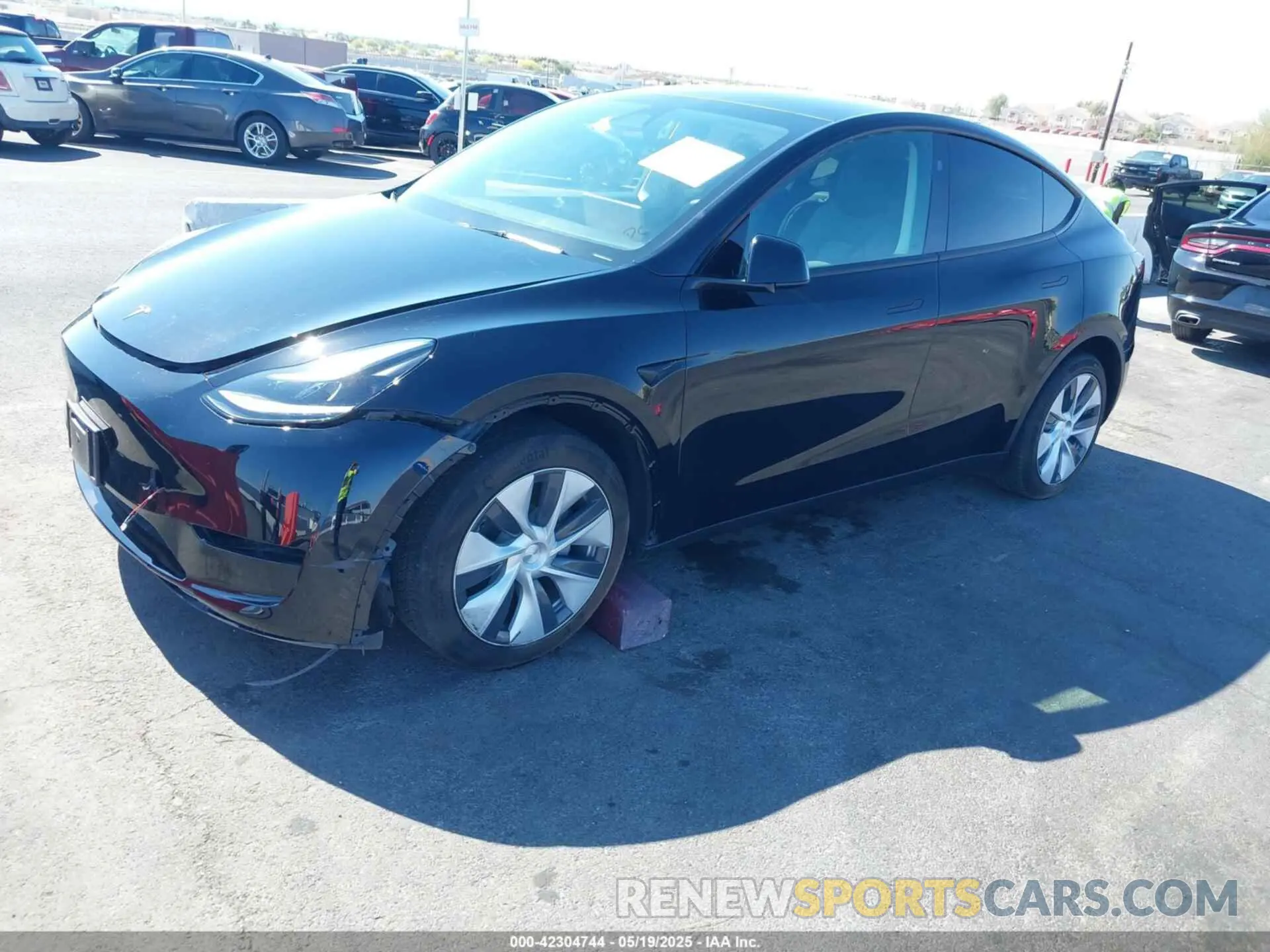 2 Photograph of a damaged car 7SAYGDED9RF093975 TESLA MODEL Y 2024