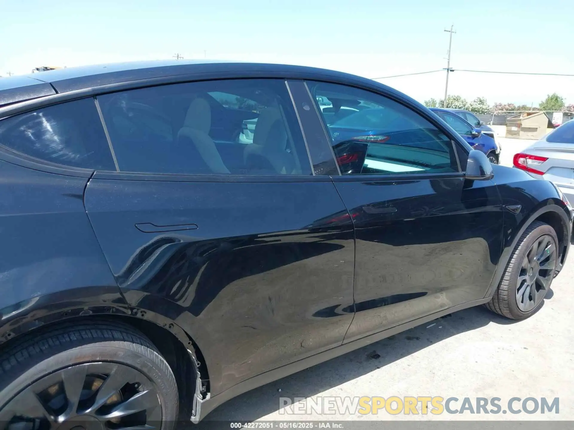 14 Photograph of a damaged car 7SAYGDED9RF191453 TESLA MODEL Y 2024