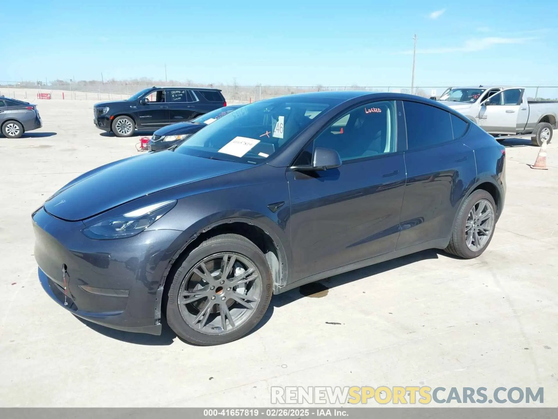 2 Photograph of a damaged car 7SAYGDEDXRA299500 TESLA MODEL Y 2024