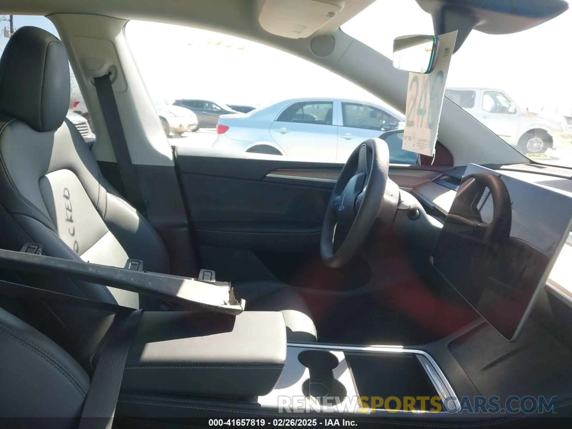 5 Photograph of a damaged car 7SAYGDEDXRA299500 TESLA MODEL Y 2024