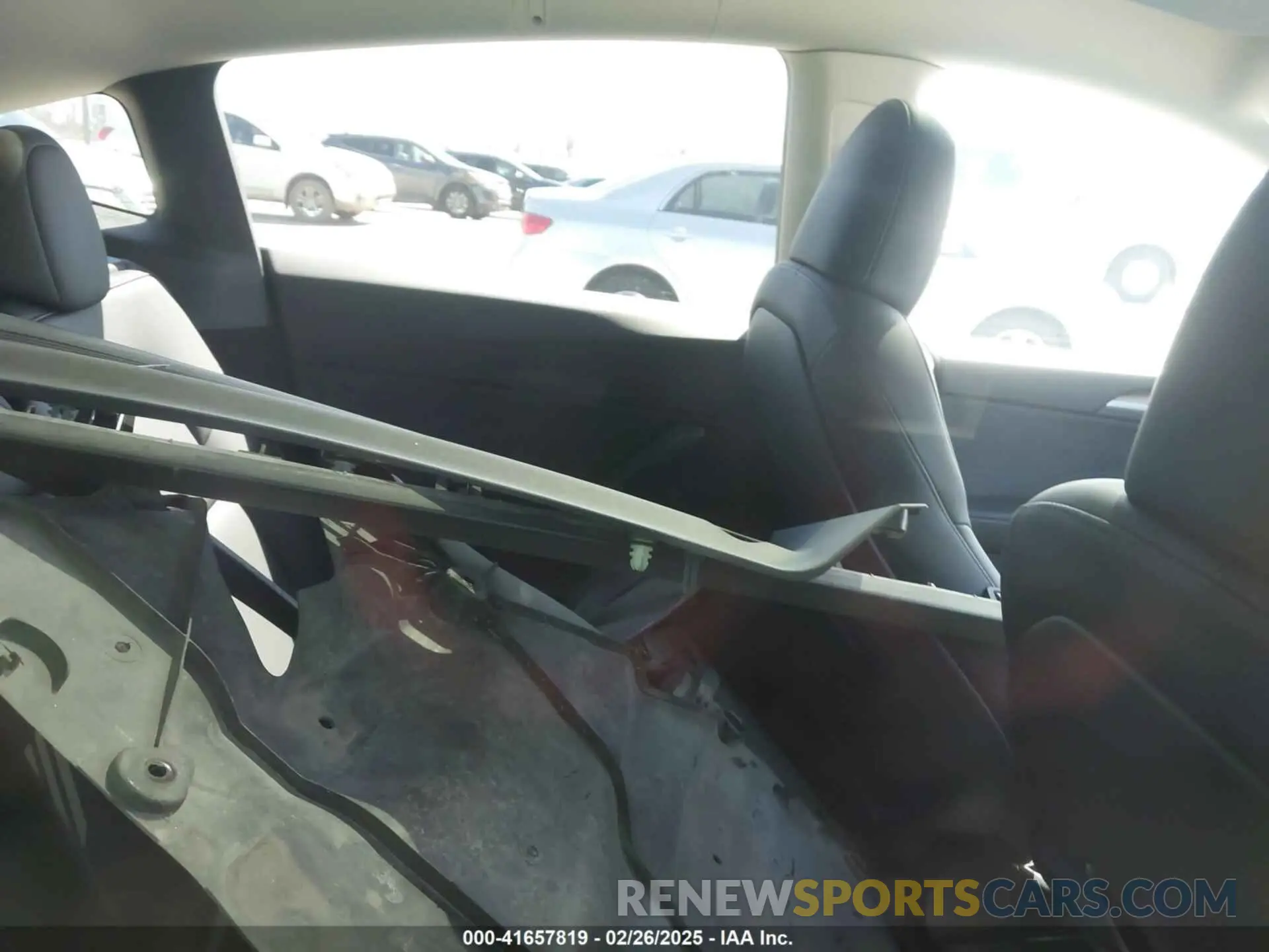 8 Photograph of a damaged car 7SAYGDEDXRA299500 TESLA MODEL Y 2024