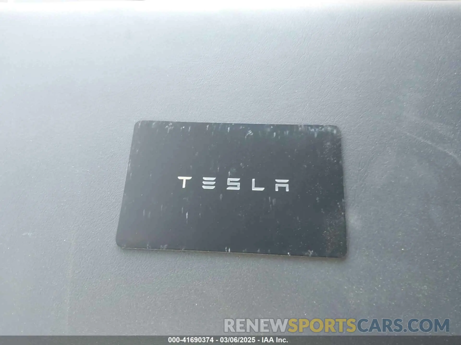 11 Photograph of a damaged car 7SAYGDEDXRA300743 TESLA MODEL Y 2024