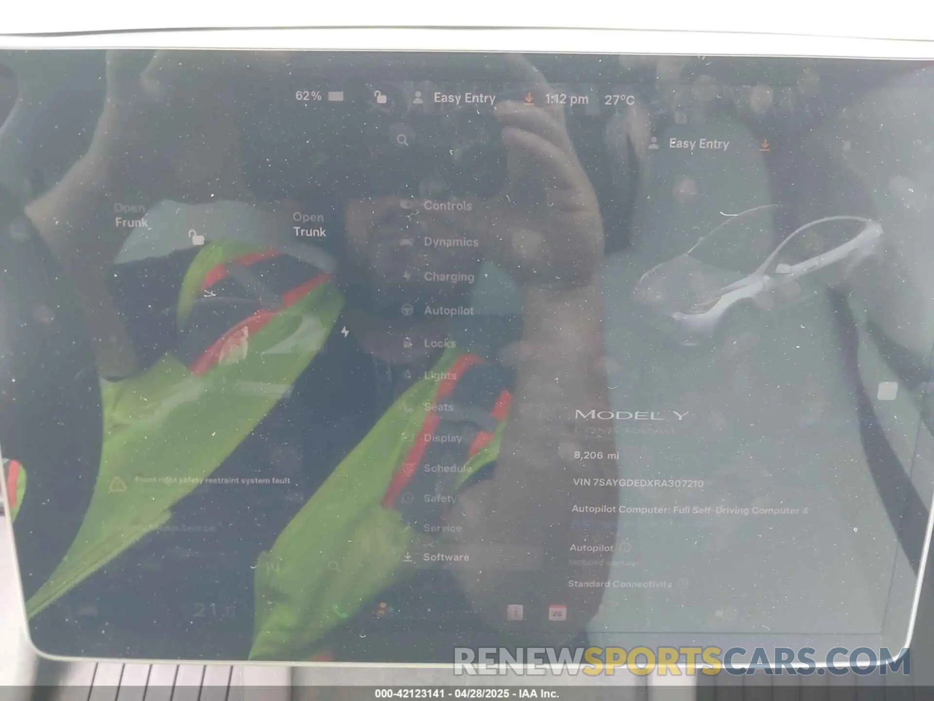 17 Photograph of a damaged car 7SAYGDEDXRA307210 TESLA MODEL Y 2024