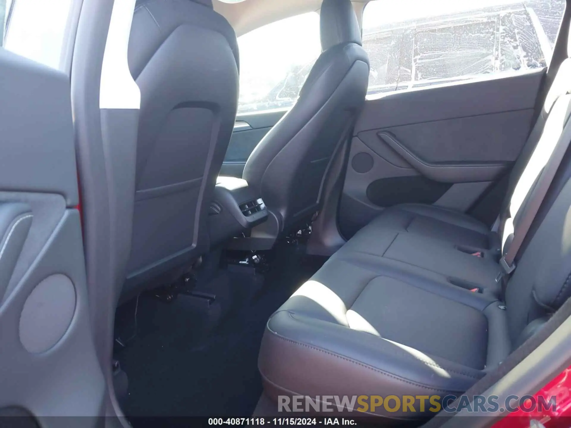 8 Photograph of a damaged car 7SAYGDEDXRA308969 TESLA MODEL Y 2024