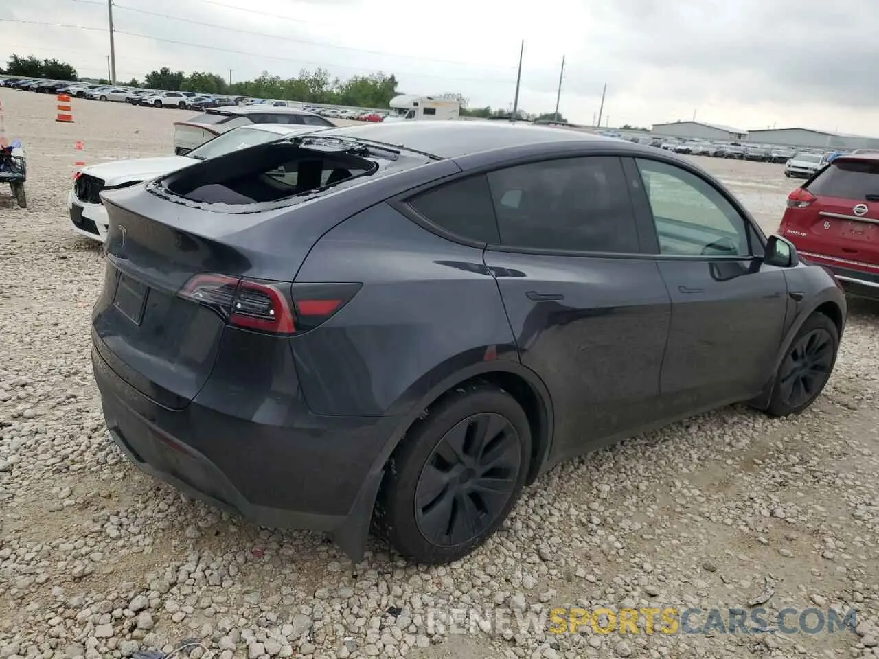 3 Photograph of a damaged car 7SAYGDEDXRA322676 TESLA MODEL Y 2024