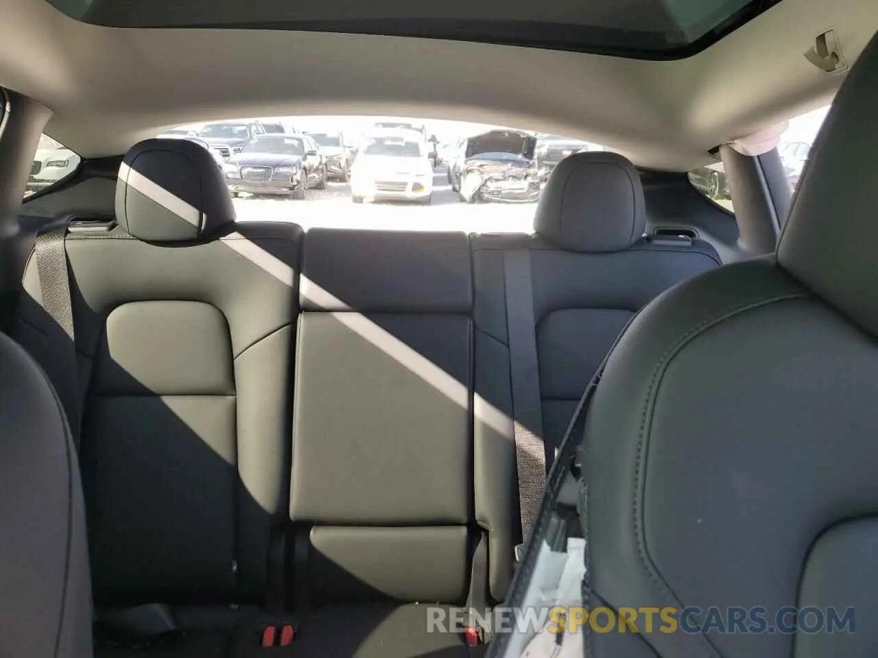 10 Photograph of a damaged car 7SAYGDEDXRA326758 TESLA MODEL Y 2024
