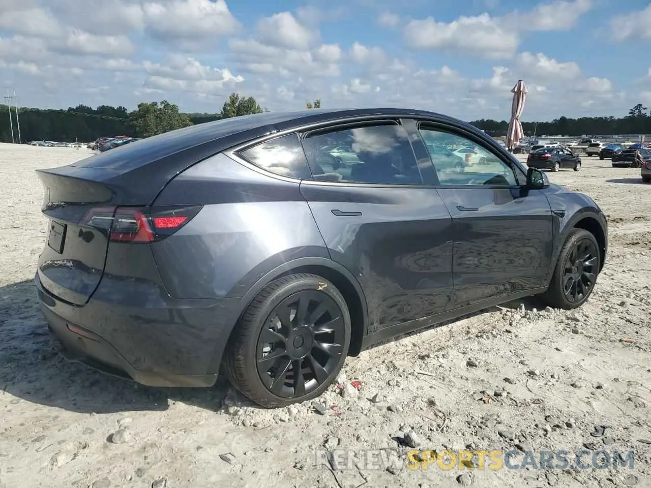 3 Photograph of a damaged car 7SAYGDEDXRA326758 TESLA MODEL Y 2024