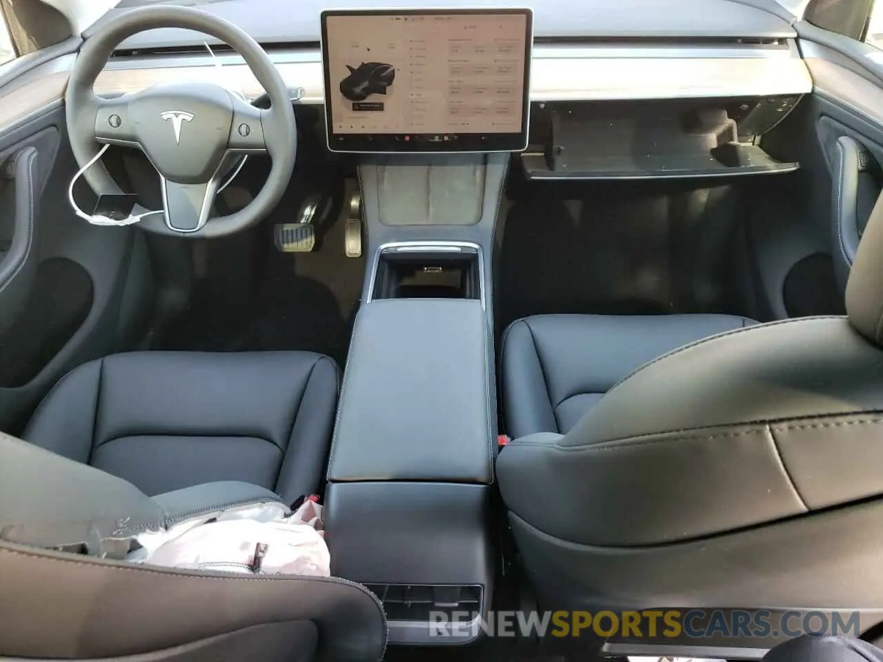 8 Photograph of a damaged car 7SAYGDEDXRA326758 TESLA MODEL Y 2024