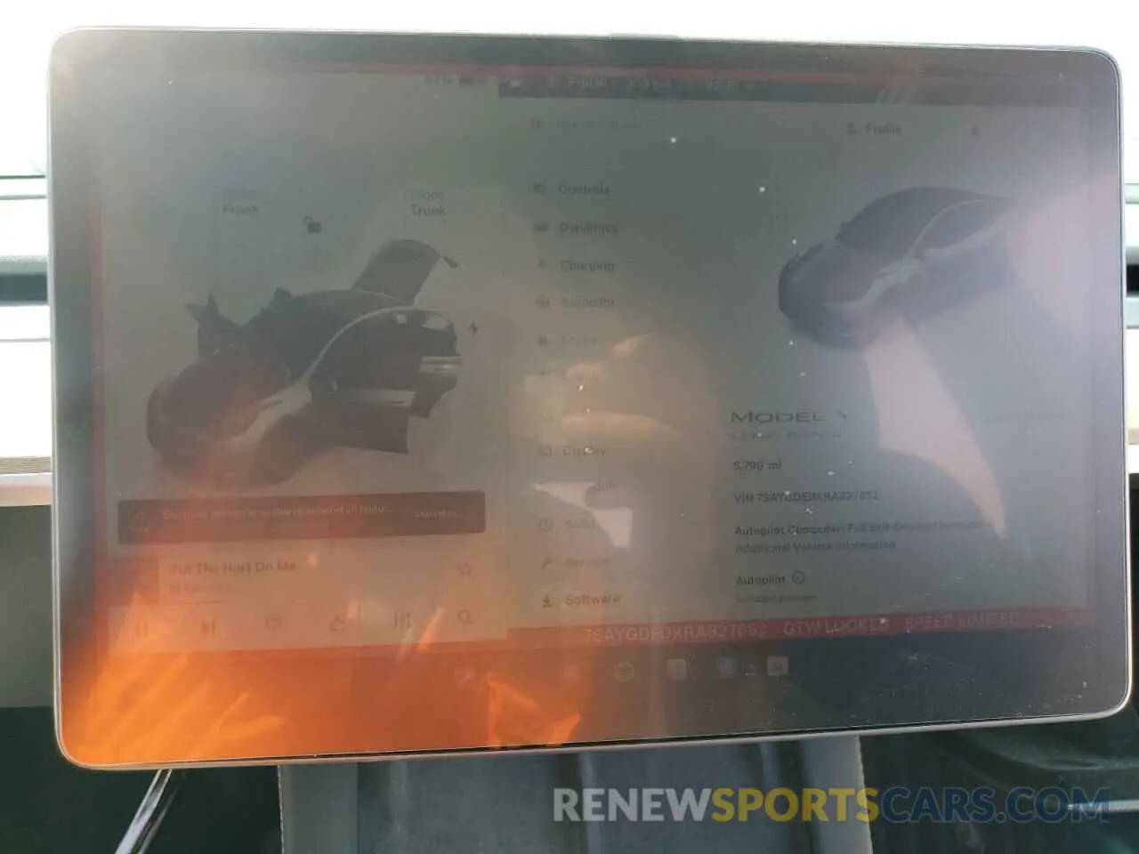9 Photograph of a damaged car 7SAYGDEDXRA327652 TESLA MODEL Y 2024