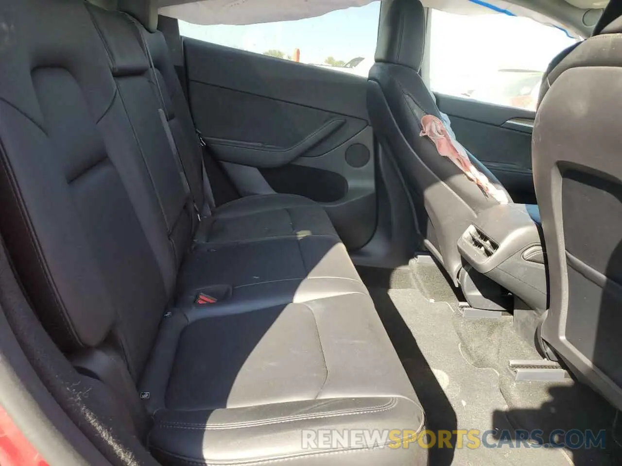 10 Photograph of a damaged car 7SAYGDEDXRF005354 TESLA MODEL Y 2024