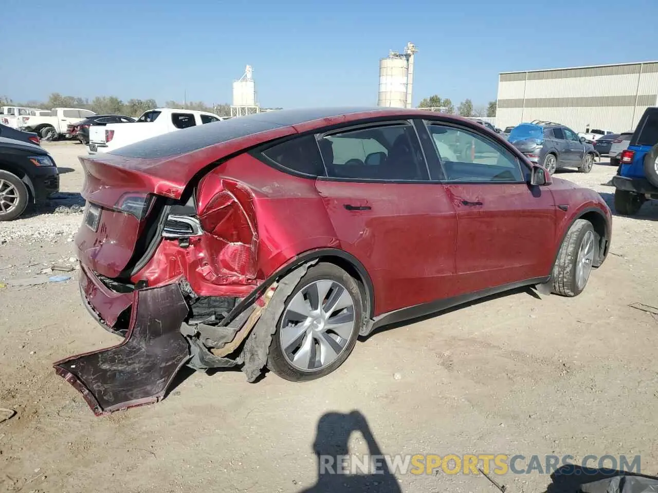 3 Photograph of a damaged car 7SAYGDEDXRF005354 TESLA MODEL Y 2024