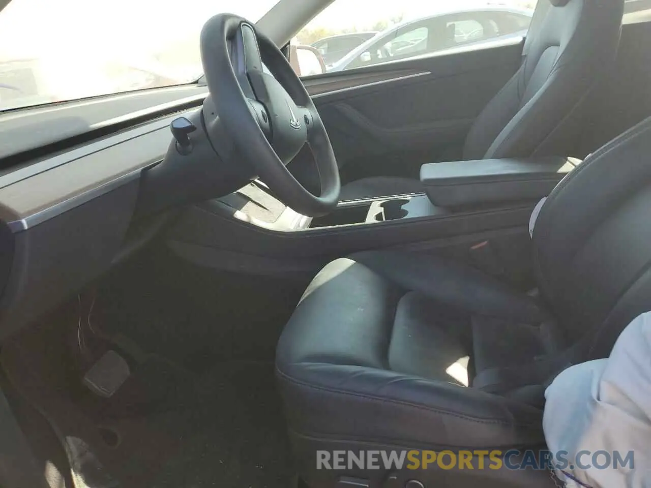 7 Photograph of a damaged car 7SAYGDEDXRF005354 TESLA MODEL Y 2024